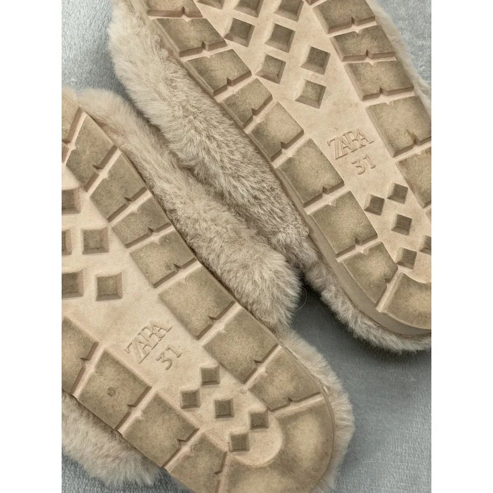 ZARA Sandals Girls Size EU31 US13 Beige Tan Faux Fur Double Strap Fuzzy Slides